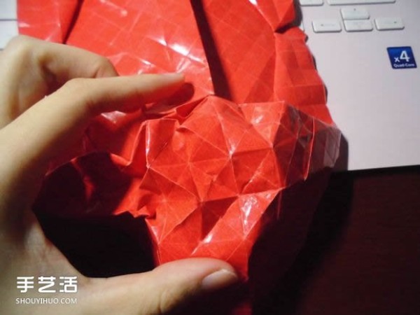 Kissing Fish Origami Illustration of the Super Complex Heart Folding Process