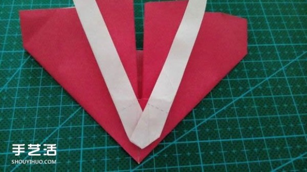 LOVE heart-shaped origami illustrated tutorial on how to fold LOVE love on Valentines Day