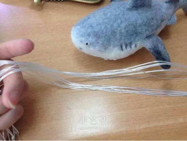 Wool felt shark key bag DIY wool felt key bag making method