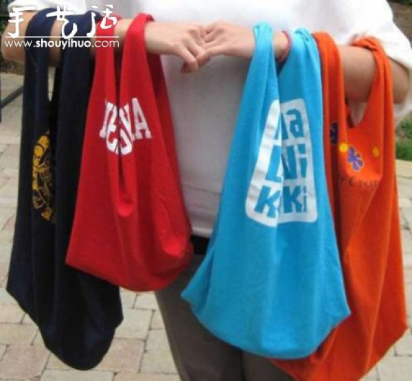 Handmade method of recycling old T-shirt waste into shopping bags