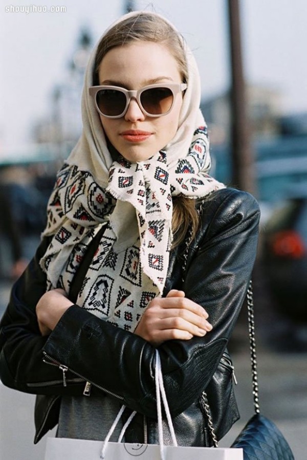 The seasons change, the ever-changing scarves make your style more creative