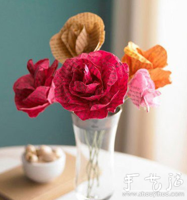 Tutorial on using old magazine waste to make DIY paper roses