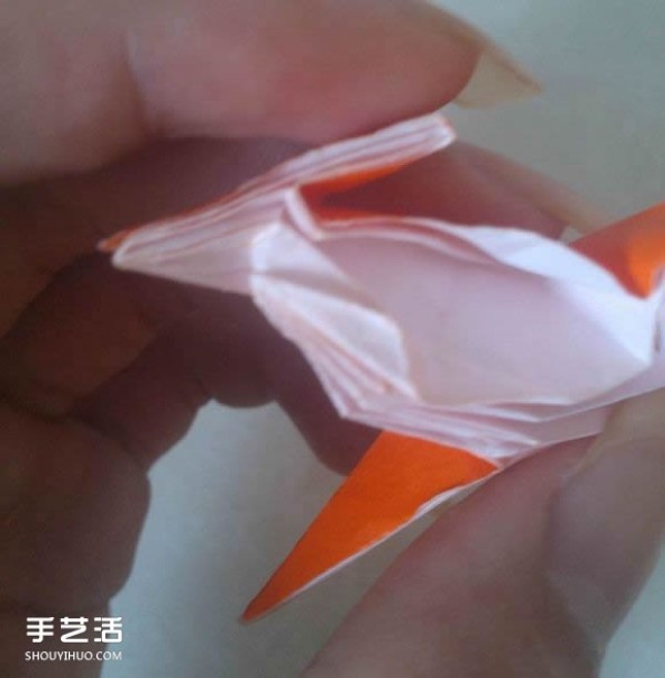 How to make a three-dimensional origami fox, a handmade fox with an origami method of the illustration