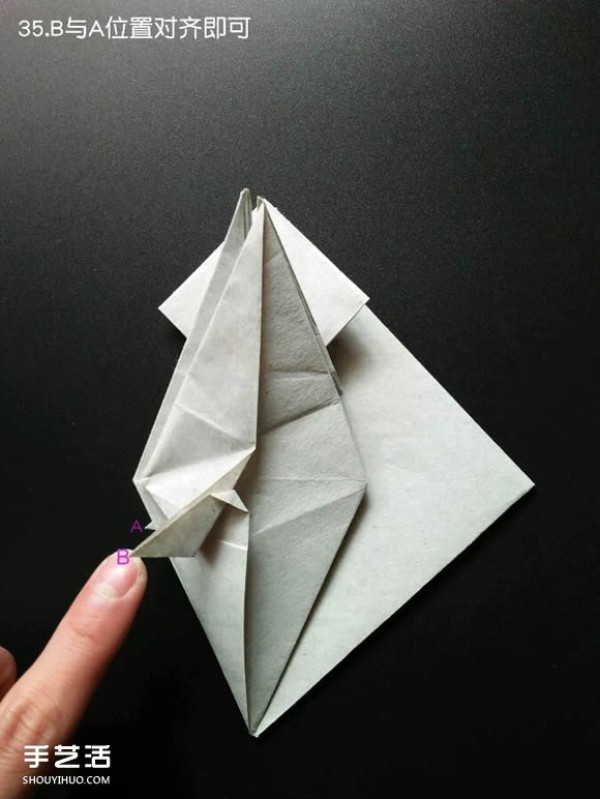 Super complex origami shark illustration, detailed steps for folding a three-dimensional shark