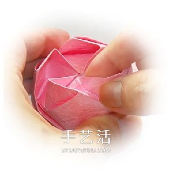 Detailed folding method of good-looking paper roses and instructions on how to fold handmade roses