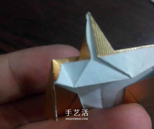 Using cigarette box paper waste and making origami three-dimensional owl illustration step-by-step