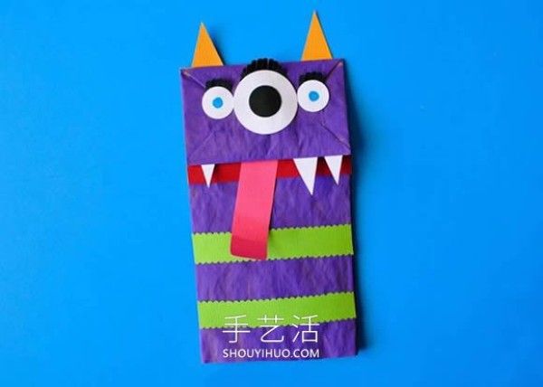 Tutorial on how to make Halloween monster puppets from paper bags