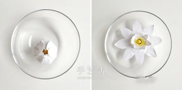 Illustration of how to make beautiful paper lotus from lotus blooming in water