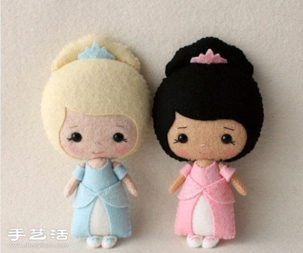 Appreciation of very cute handmade non-woven dolls