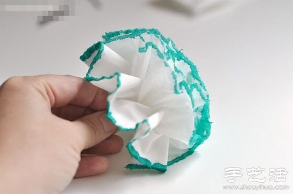 How to make DIY carnation paper flowers from napkins