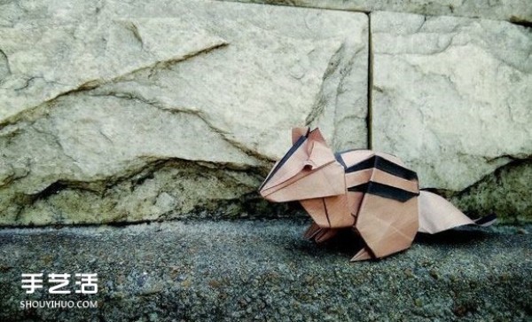 The origami method of the complex chipmunk, the detailed explanation of the origami chipmunk