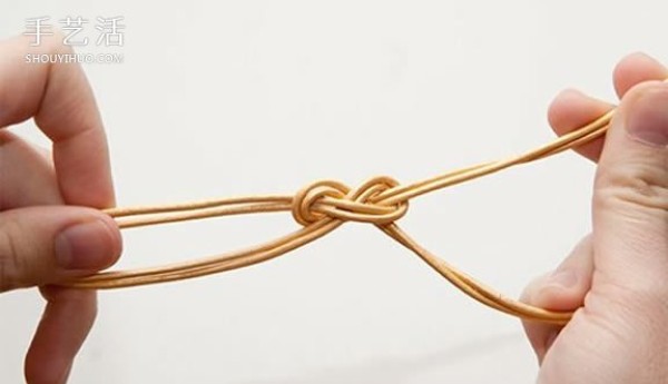 Illustration of a two-strand leather rope braided bracelet using a literary style leather rope bracelet