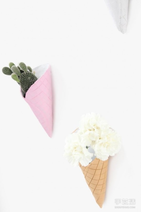 Tutorial on DIY making of homemade soft clay flower pots on ice cream cones