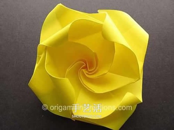 New method of folding a rotating rose, step-by-step diagram of origami rotating rose