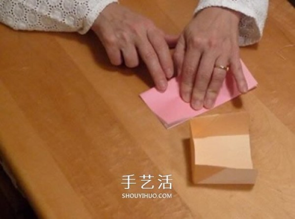 How to Origami a Square Box with a Cover, Simple Illustrations of Folding a Square Carton