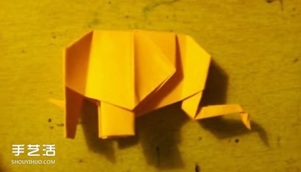 How to fold an elephant with paper, origami illustration of a flat elephant