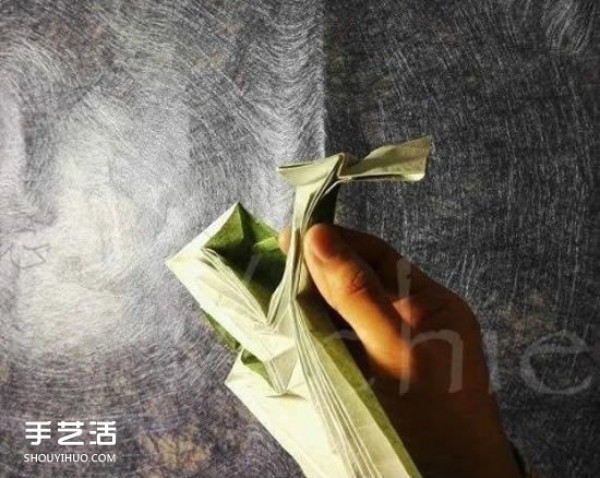 Sansheng Rose Origami Illustration: Fold Three Roses from One Piece of Paper