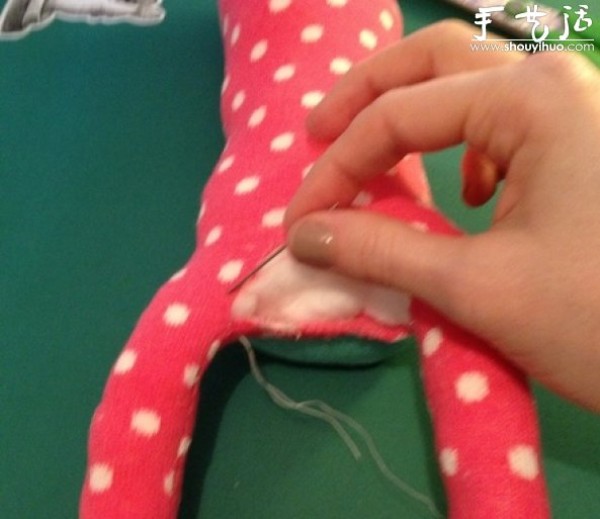 Tutorial on how to DIY a naughty little monkey from old socks