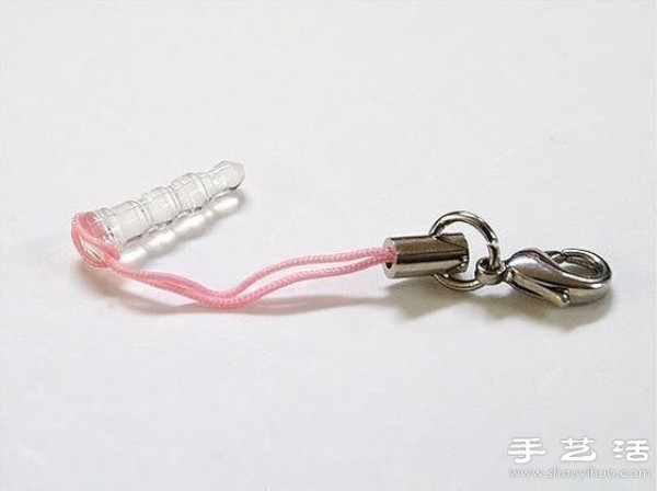 Handmade method of making mobile phone pendants with tassels