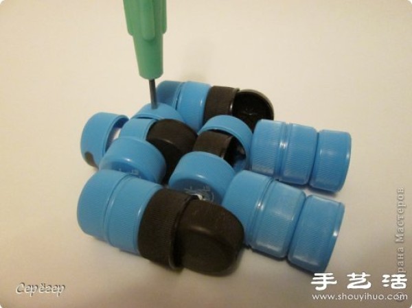 Plastic bottle caps are turned into treasures to make handmade RoboCop toys