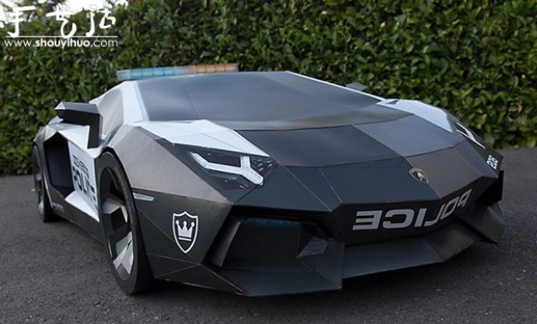 DIY Lamborghini model with handmade cardboard