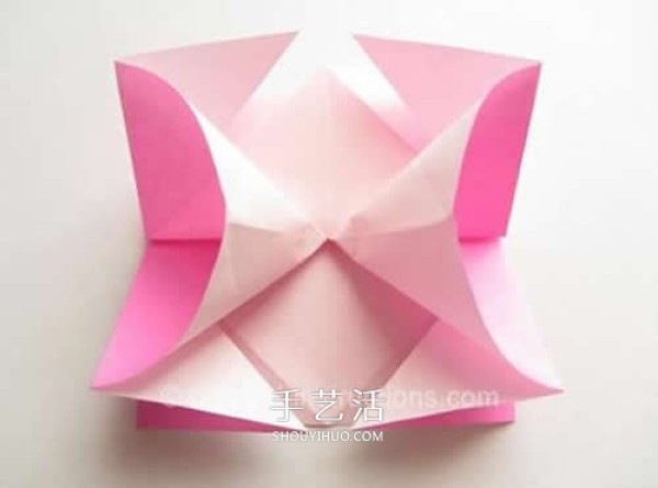 How to fold a rotating rose with illustrations of hand-made origami roses