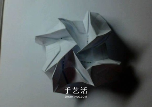 Illustration of folding method of beautiful four-cornered rose transformed from Fukuyama rose