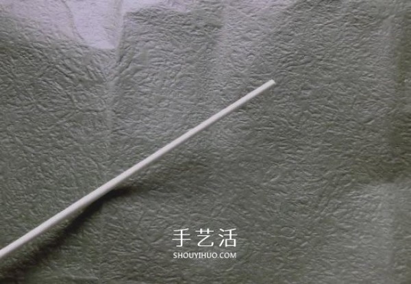 The origami process of the iron cannon lily illustrates the steps of folding the iron cannon lily by hand