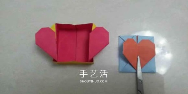 Please open my heart! Fun origami illustration of love box