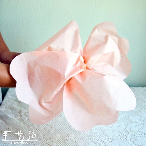 DIY Giant Paper Flower Illustrated Tutorial