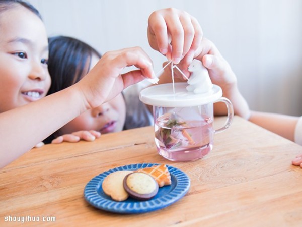 Ceramic handmade polar bear tea bag lids from Japan