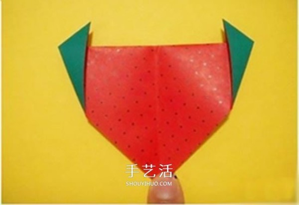 Childrens Origami Strawberry Tutorial with Simple Strawberry Folding Illustrations