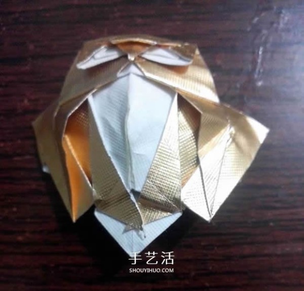 Using cigarette box paper waste and making origami three-dimensional owl illustration step-by-step