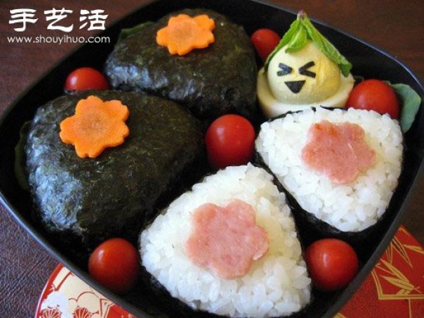 Super interesting bento plate with cartoon pattern