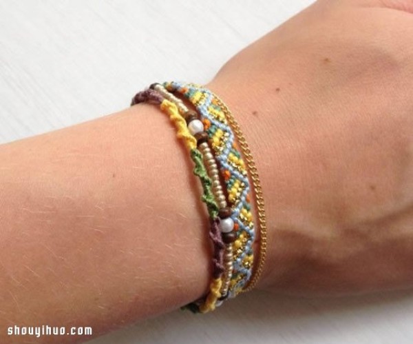 Illustrated tutorial on how to weave Tibetan ethnic style bracelets