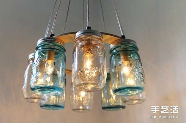 Use glass jar waste to make a small Christmas romantic mood lamp