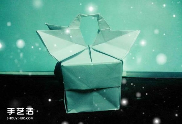 Handmade origami beautiful box illustration with paper crane packaging box folding method