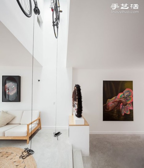 Room renovation: Bicycles can also be turned into art pieces, a storage tip