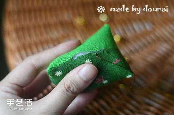 How to make non-woven rice dumplings and illustrate a DIY tutorial on fabric rice dumplings and sachets