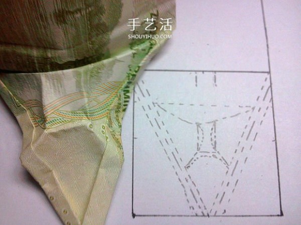 The origami method of shoe saplings. This combination is very interesting! 