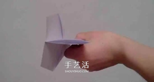 The simplest way to fold a paper airplane, a simple tutorial for toddlers to make an origami airplane