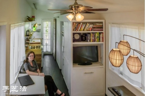 Look at the cozy cabin built by American architects on a flatbed trailer