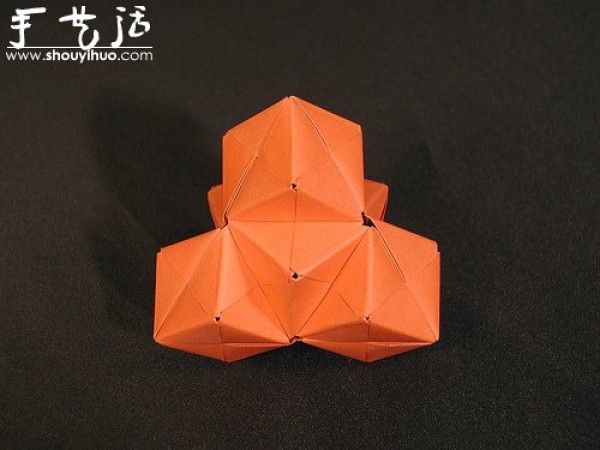 Appreciation of three-dimensional geometric origami works