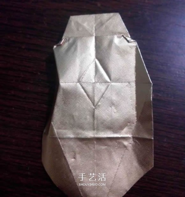 Using cigarette box paper waste and making origami three-dimensional owl illustration step-by-step