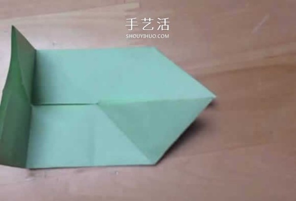 How to fold a spinning paper top with a simple flower-shaped top origami tutorial