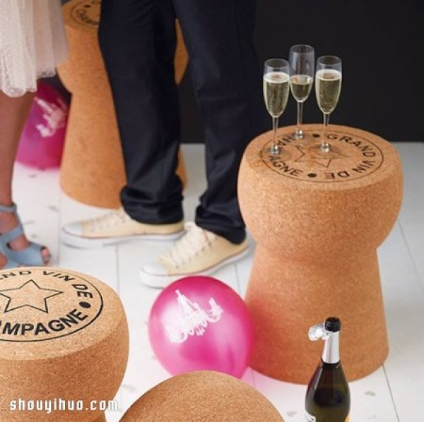 Cork-shaped stool made of 100% natural cork