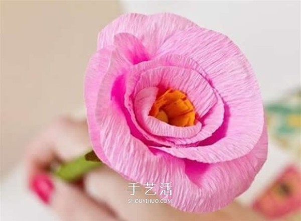 Tutorial on making handmade roses using crepe paper rose flowers