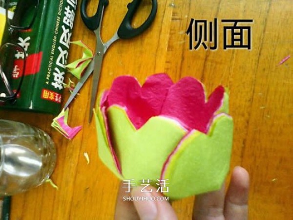 The folding method of rose flowers is simple and easy to learn. Handmade rose flowers for Valentines Day