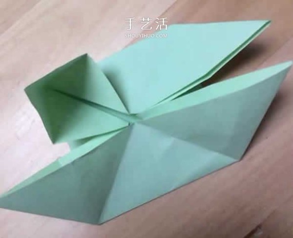 How to fold a spinning paper top with a simple flower-shaped top origami tutorial