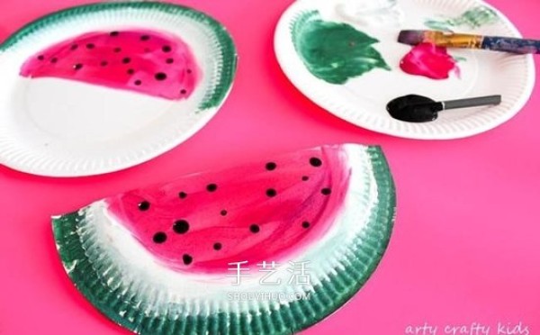 Handmade watermelon bag on paper plate, simple and cute! 